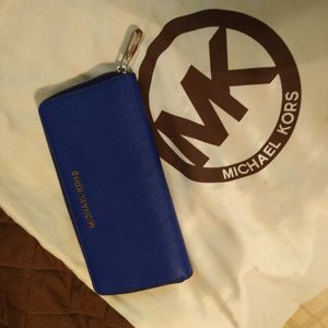 Michael Kors zipper Wallet